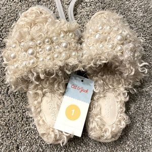 Cat & Jack Girls Fuzzy Slipper Sandals